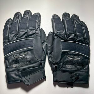 Men’s Harley Davidson leather gloves.  Size Large.